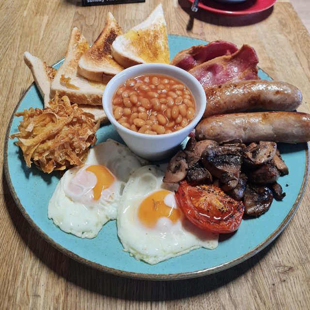 Hearty Welsh breakfast at Hollol Gymraeg